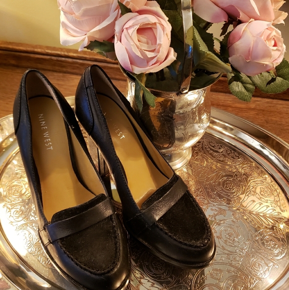 Shoes - Picture 1 of 4